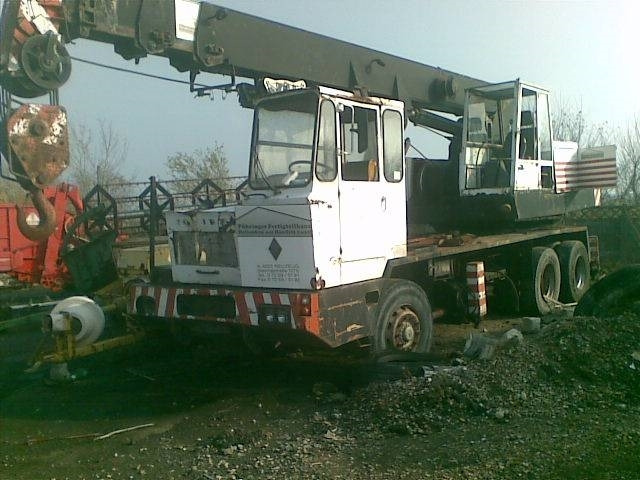 PPM Renault - Cẩu bánh lốp: hình 1 PPM Renault - Cẩu bánh lốp: hình 1