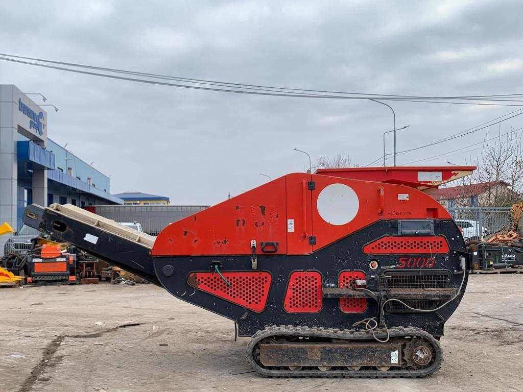 Red Rhino 5000 - Máy nghiền di động: hình 2 Red Rhino 5000 - Máy nghiền di động: hình 2