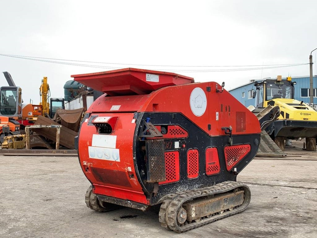 Red Rhino 5000 - Máy nghiền di động: hình 4 Red Rhino 5000 - Máy nghiền di động: hình 4
