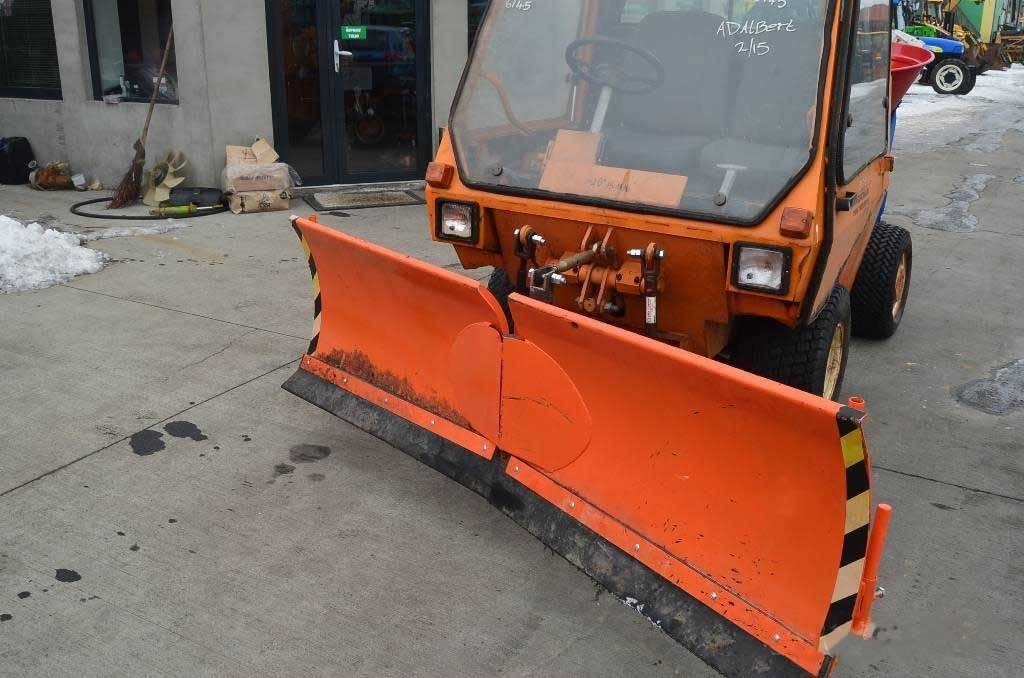 Sisis Sisis - Xe dọn tuyết: hình 4 Sisis Sisis - Xe dọn tuyết: hình 4