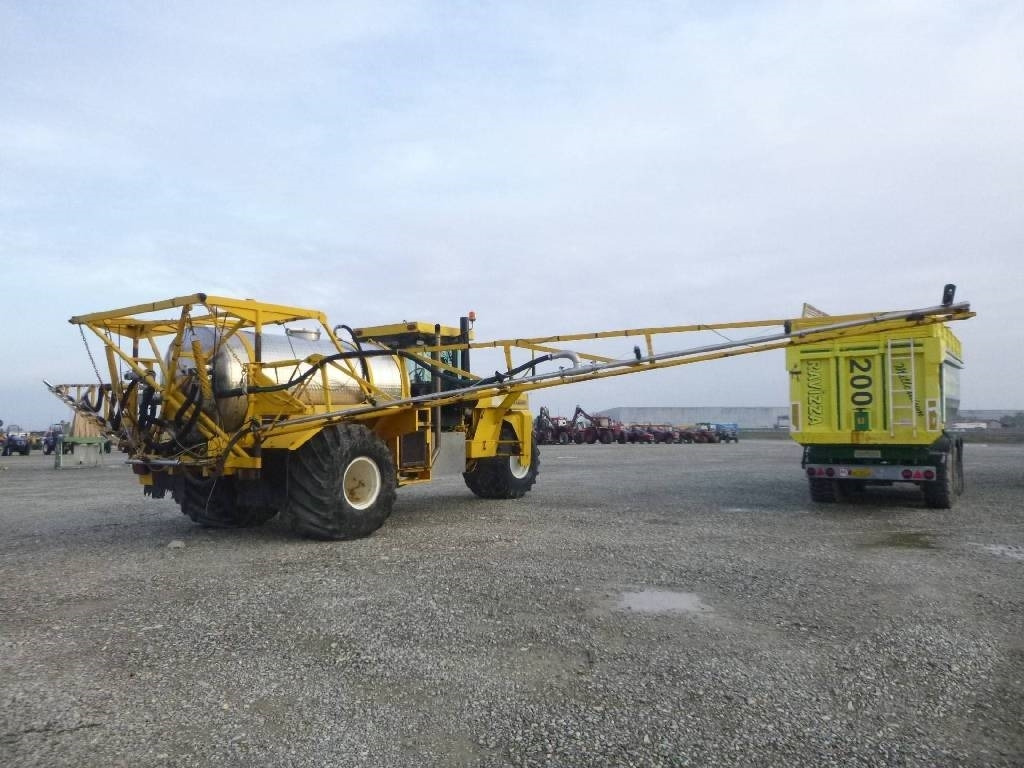 Terra Gator 1603T - Máy phun xịt tự hành: hình 2 Terra Gator 1603T - Máy phun xịt tự hành: hình 2