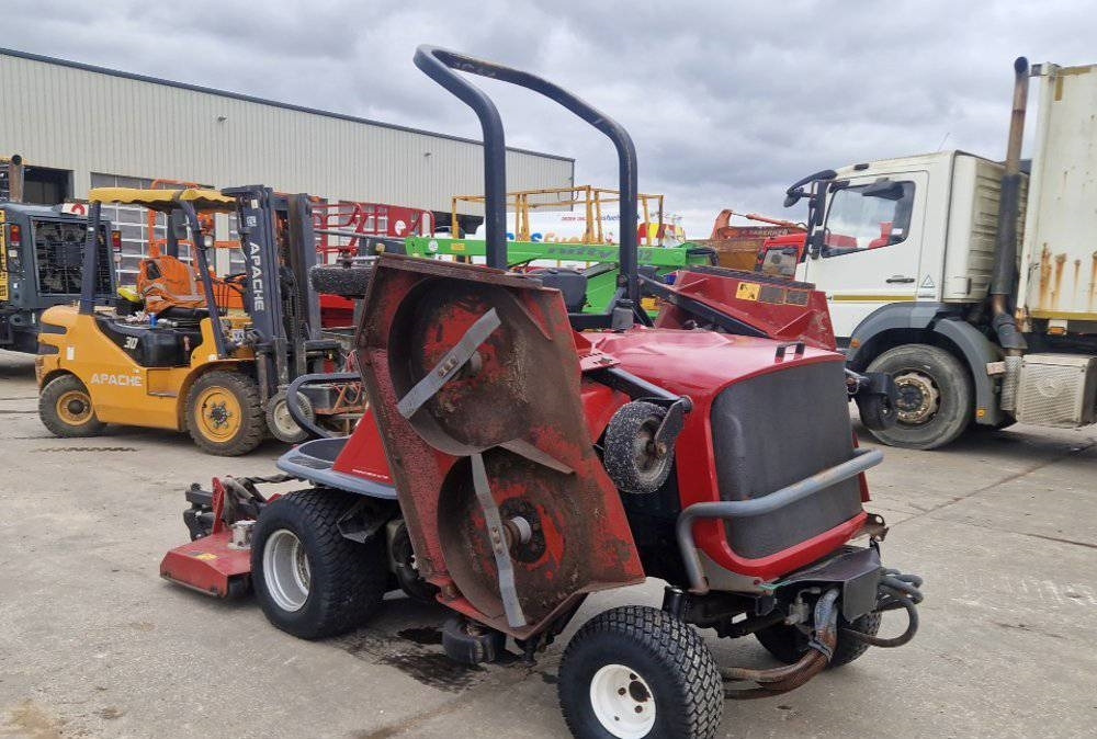 Toro R3240T - Máy cắt cỏ vườn: hình 2 Toro R3240T - Máy cắt cỏ vườn: hình 2