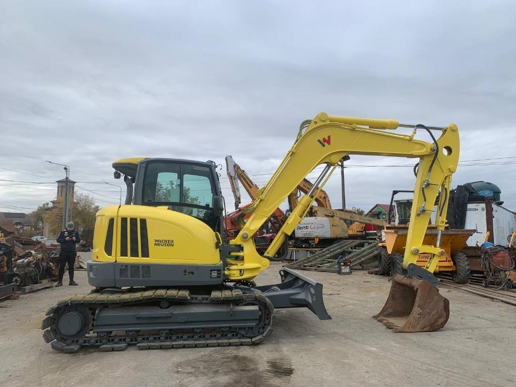 Wacker Neuson EZ 80 - Máy xúc mini: hình 5 Wacker Neuson EZ 80 - Máy xúc mini: hình 5