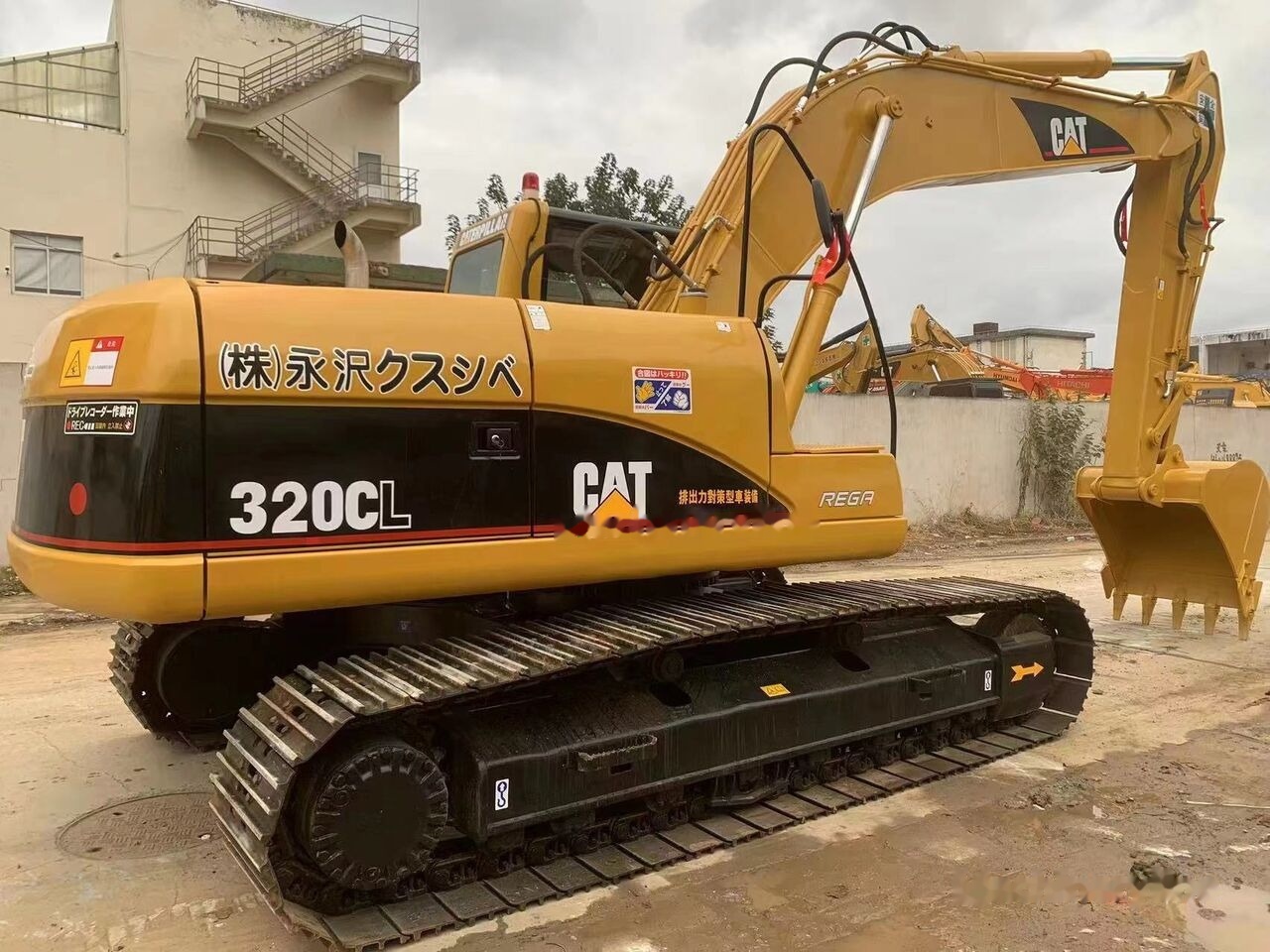 Caterpillar 320CL - Máy xúc bánh xích: hình 3 Caterpillar 320CL - Máy xúc bánh xích: hình 3