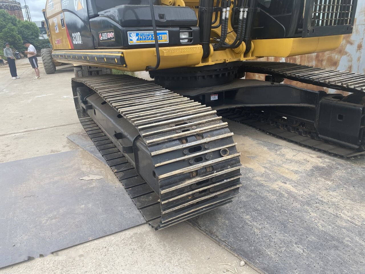 Caterpillar 320DL - Máy xúc bánh xích: hình 3 Caterpillar 320DL - Máy xúc bánh xích: hình 3