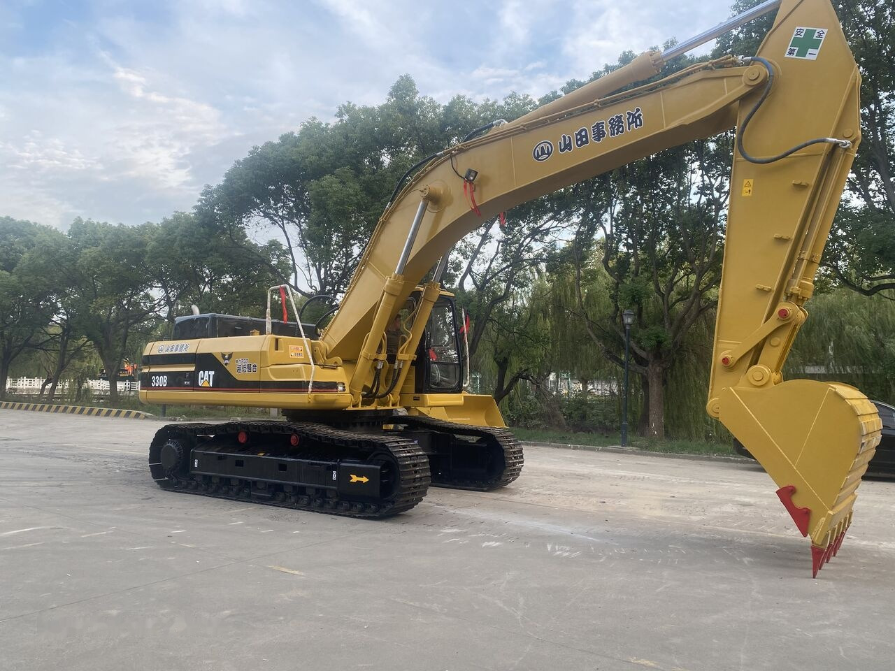 Caterpillar 330B - Máy xúc bánh xích: hình 4 Caterpillar 330B - Máy xúc bánh xích: hình 4