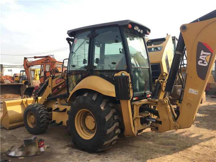 Caterpillar 420F - Máy xúc trước múc sau: hình 5 Caterpillar 420F - Máy xúc trước múc sau: hình 5