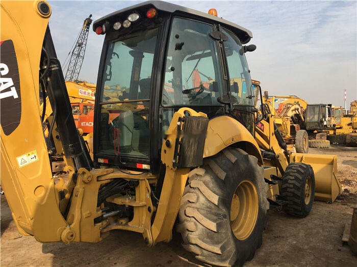 Caterpillar 420F - Máy xúc trước múc sau: hình 1 Caterpillar 420F - Máy xúc trước múc sau: hình 1