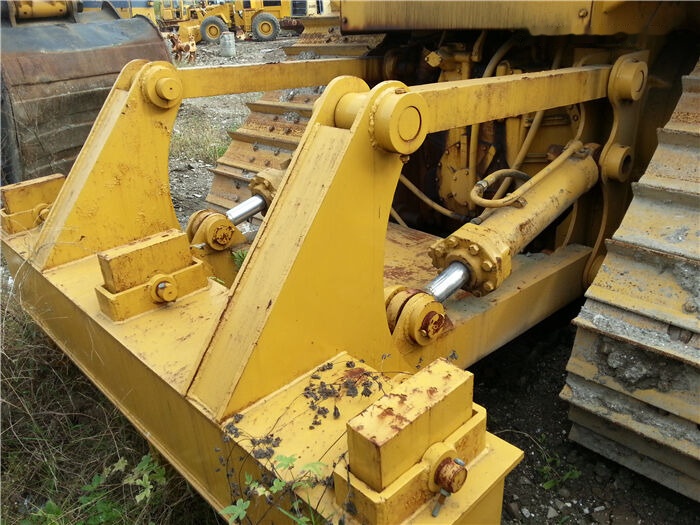 Caterpillar CAT D6H - Máy ủi: hình 3 Caterpillar CAT D6H - Máy ủi: hình 3