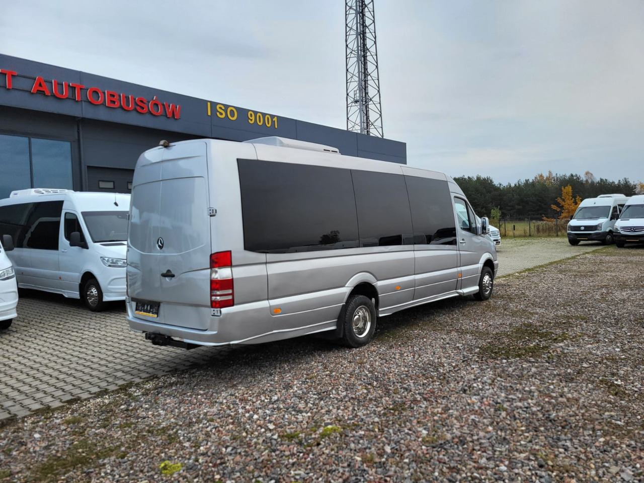 Mercedes-Benz Sprinter 519 CDI 24 places + 4 standing - Xe bus ngoại ô: hình 5 Mercedes-Benz Sprinter 519 CDI 24 places + 4 standing - Xe bus ngoại ô: hình 5