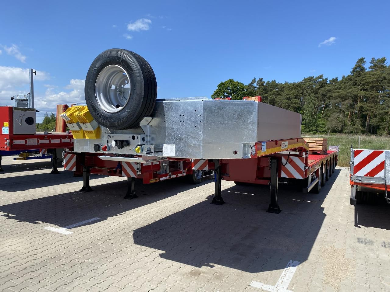 FAYMONVILLE MAXTRAILER MAX100 - Sơ mi rơ moóc thùng thấp: hình 3 FAYMONVILLE MAXTRAILER MAX100 - Sơ mi rơ moóc thùng thấp: hình 3