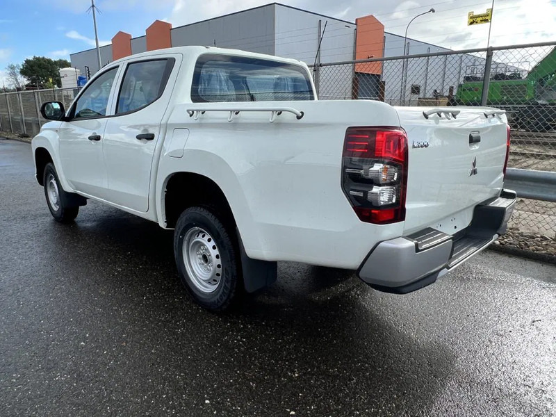 Mitsubishi L200 4x4 - 8 UNITS in WHITE 2.5 D GL Double Cab - EURO 2 - NEW!! Ready for work!!!** - Xe bán tải, Xe tải van: hình 2 Mitsubishi L200 4x4 - 8 UNITS in WHITE 2.5 D GL Double Cab - EURO 2 - NEW!! Ready for work!!!** - Xe bán tải, Xe tải van: hình 2