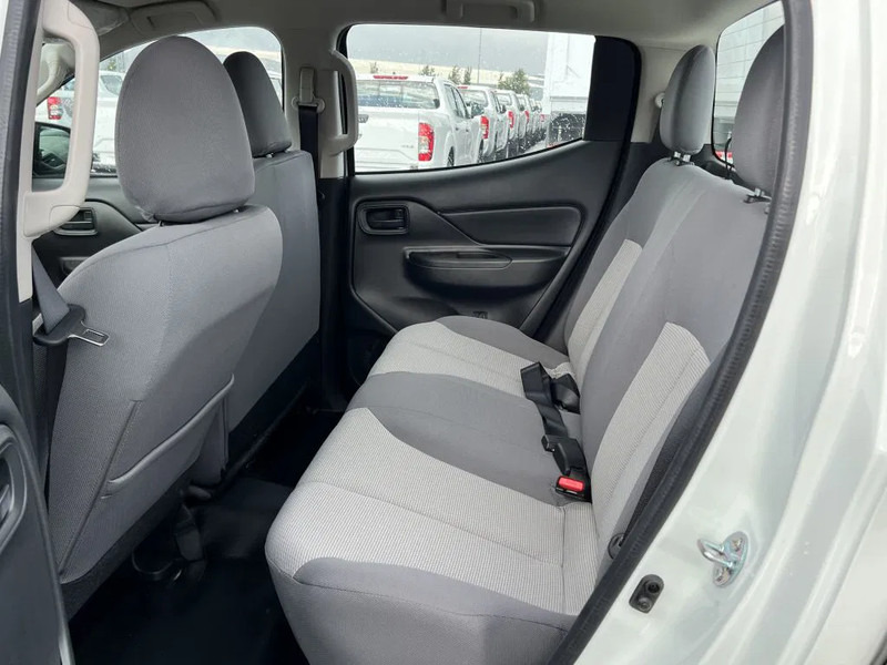 Xe bán tải, Xe tải van mới Mitsubishi L200 4x4 - 8 UNITS in WHITE 2.5 D GL Double Cab - EURO 2 - NEW!! Ready for work!!!**: hình 10