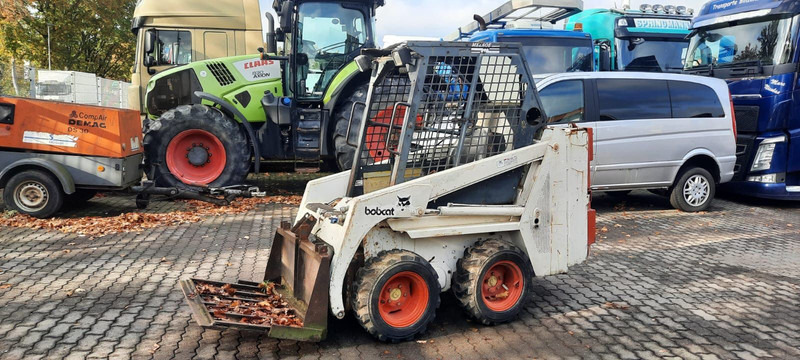 Bobcat 443 4x4 Radlader - Máy xúc lật đa năng: hình 1 Bobcat 443 4x4 Radlader - Máy xúc lật đa năng: hình 1
