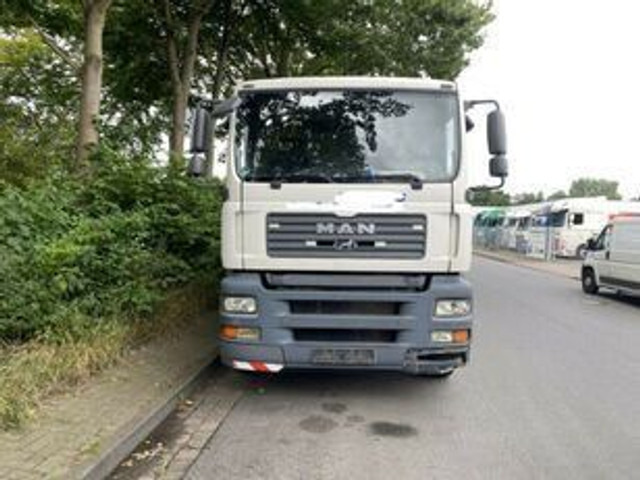 MAN 26.320 Pritsche mit Kran Tirre 170 - Xe tải thùng lửng/ Phẳng, Xe cẩu tự hành: hình 4 MAN 26.320 Pritsche mit Kran Tirre 170 - Xe tải thùng lửng/ Phẳng, Xe cẩu tự hành: hình 4