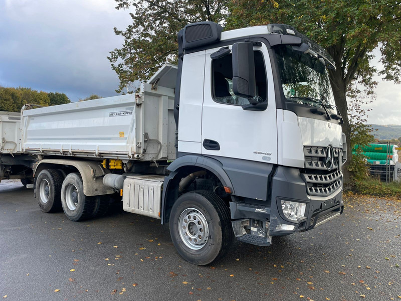 Mercedes-Benz 2648 3348 - Xe ben: hình 4 Mercedes-Benz 2648 3348 - Xe ben: hình 4