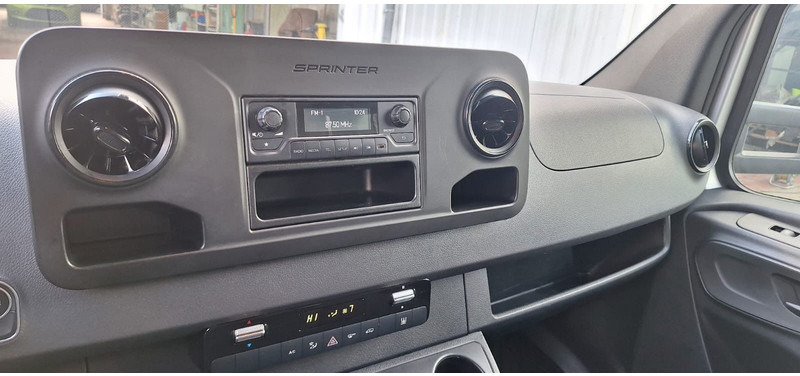 Mercedes-Benz 315 317 319 Sprinter III Koffer - Xe tải nhỏ thùng kín: hình 5 Mercedes-Benz 315 317 319 Sprinter III Koffer - Xe tải nhỏ thùng kín: hình 5