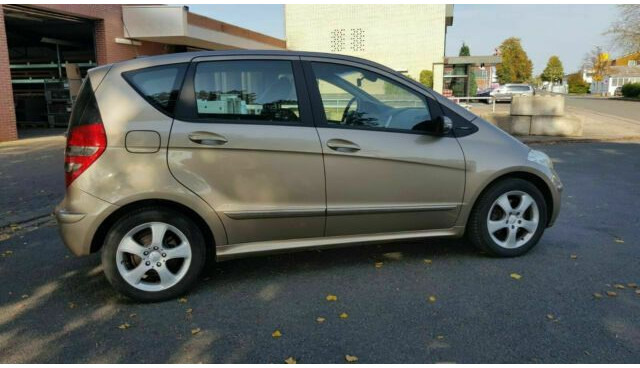 Mercedes-Benz A-Klasse 200 CDI - Xe hơi: hình 2 Mercedes-Benz A-Klasse 200 CDI - Xe hơi: hình 2