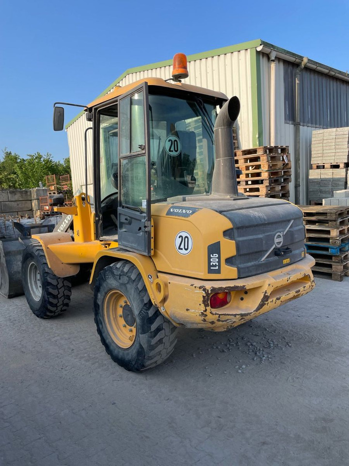 Volvo L30G - Máy xúc lật bánh lốp: hình 2 Volvo L30G - Máy xúc lật bánh lốp: hình 2