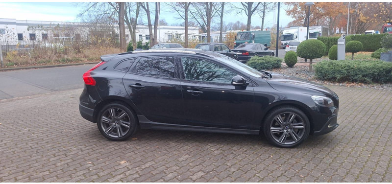 Volvo V40 Cross Country You! - Xe hơi: hình 3 Volvo V40 Cross Country You! - Xe hơi: hình 3