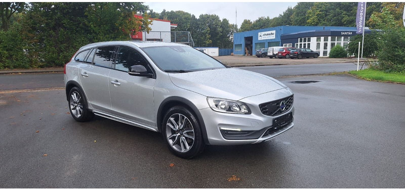Volvo V60 Cross Country Summum AWD - Xe wagon: hình 1 Volvo V60 Cross Country Summum AWD - Xe wagon: hình 1