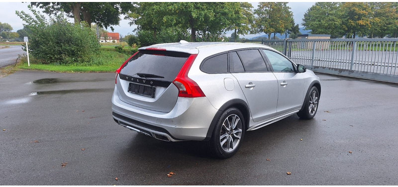 Volvo V60 Cross Country Summum AWD - Xe wagon: hình 3 Volvo V60 Cross Country Summum AWD - Xe wagon: hình 3