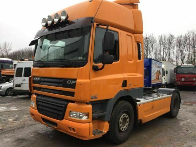DAF CF85-410 G.Haus 2xBett ZF/Schalter 2-Kreishydr - Xe đầu kéo: hình 1 DAF CF85-410 G.Haus 2xBett ZF/Schalter 2-Kreishydr - Xe đầu kéo: hình 1