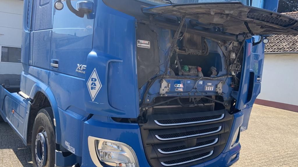DAF XF 106.440PS SC SZM Top zustand 1-Hand - Xe đầu kéo: hình 4 DAF XF 106.440PS SC SZM Top zustand 1-Hand - Xe đầu kéo: hình 4