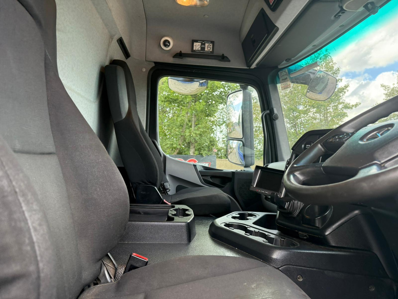 Xe tải hộp 2016 Mercedes Antos 1824 Rigid Truck: hình 26