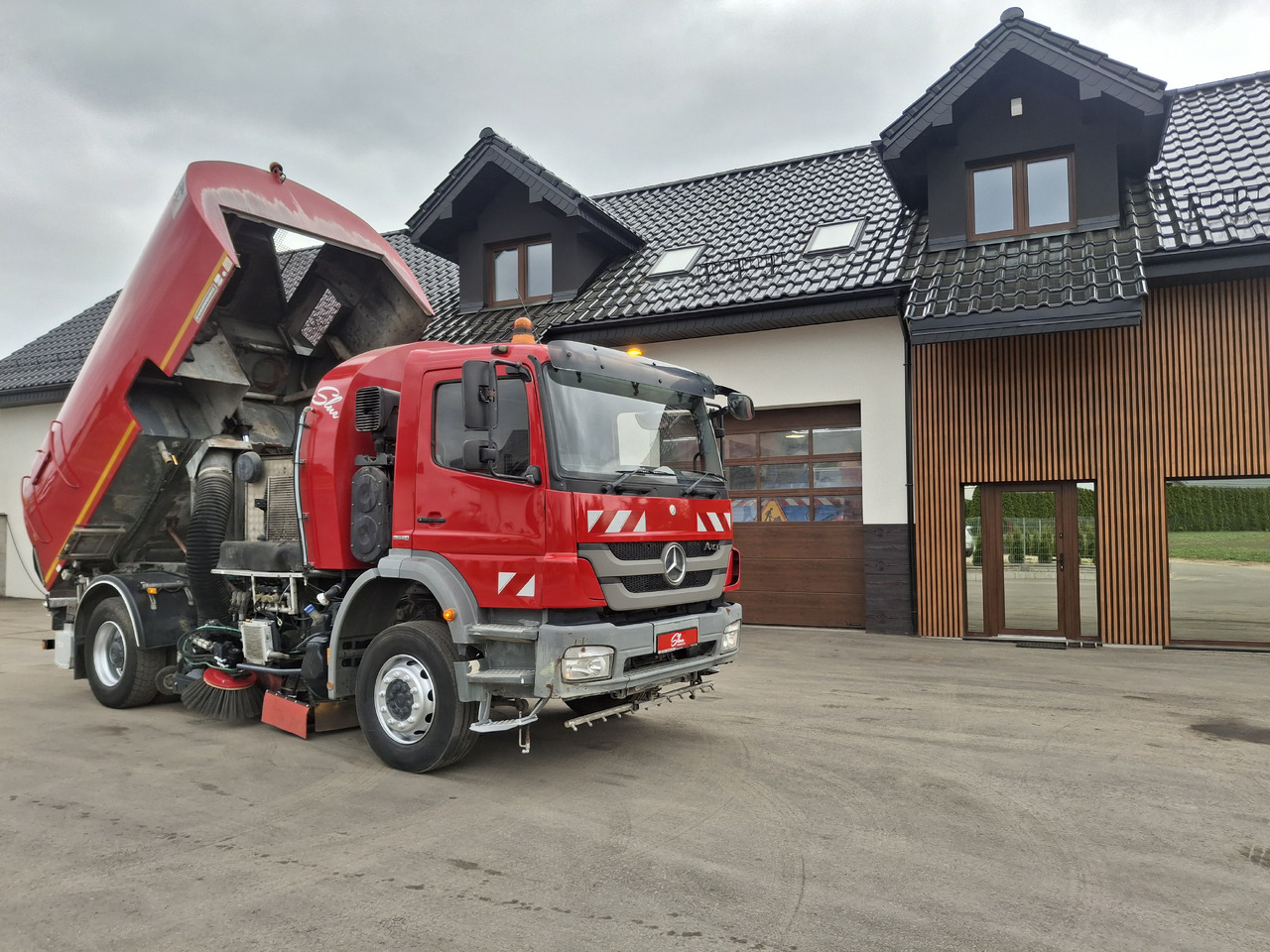 MERCEDES-BENZ Axor 1829 Zamiatarka Kehrmaschine BUCHER 2 Motoren Karcher PM10 Odchwaszczarka Sweeper - Xe quét đường: hình 5 MERCEDES-BENZ Axor 1829 Zamiatarka Kehrmaschine BUCHER 2 Motoren Karcher PM10 Odchwaszczarka Sweeper - Xe quét đường: hình 5