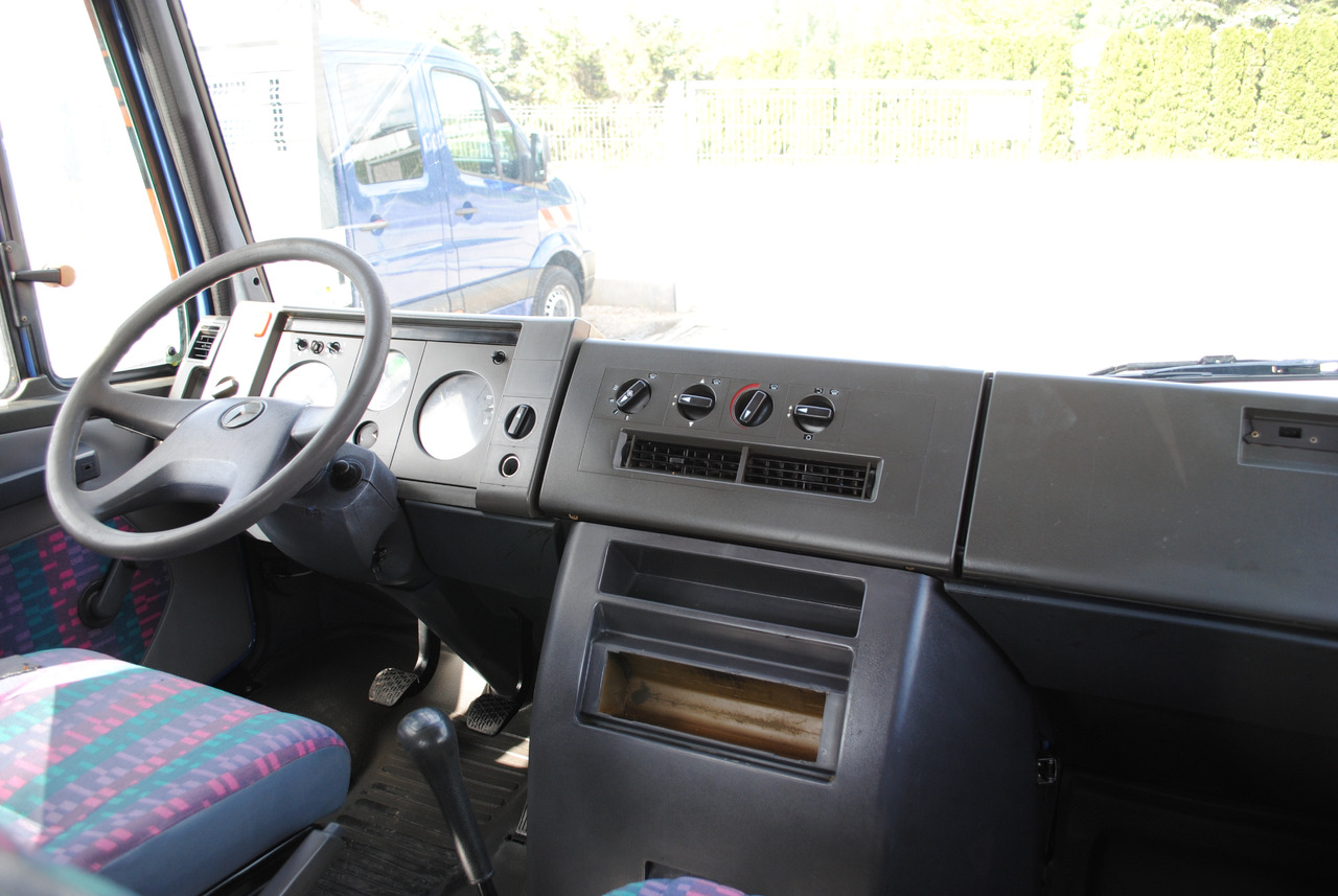 Mercedes-Benz 711D Doka Dubel Kabina Pritsche Doppelkabine - Xe tải thùng lửng/ Phẳng: hình 5 Mercedes-Benz 711D Doka Dubel Kabina Pritsche Doppelkabine - Xe tải thùng lửng/ Phẳng: hình 5