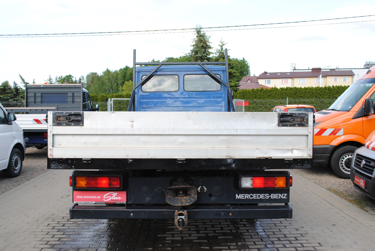 Mercedes-Benz 711D Doka Dubel Kabina Pritsche Doppelkabine - Xe tải thùng lửng/ Phẳng: hình 3 Mercedes-Benz 711D Doka Dubel Kabina Pritsche Doppelkabine - Xe tải thùng lửng/ Phẳng: hình 3