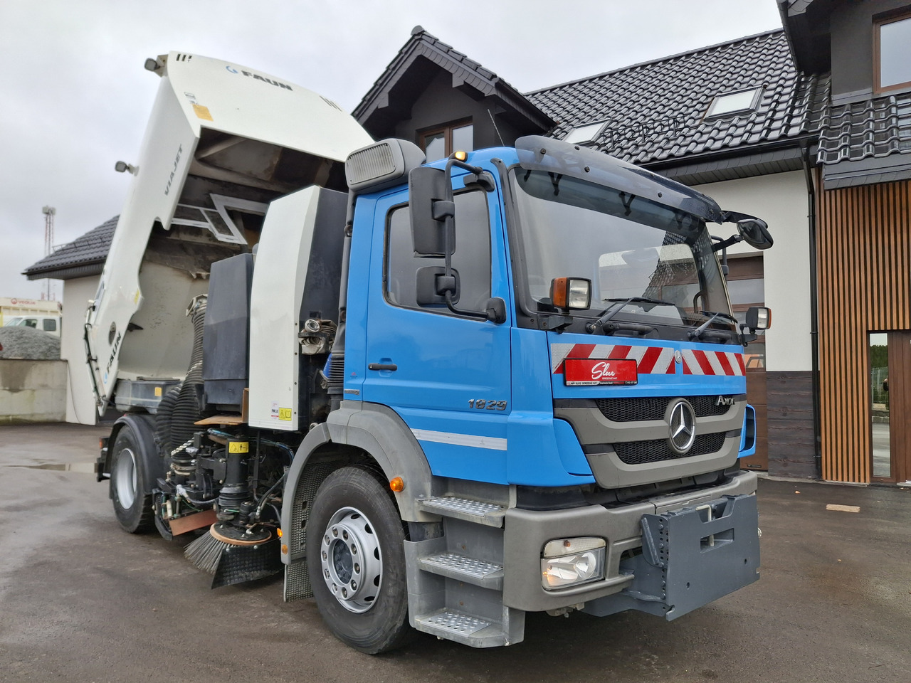 Mercedes-Benz Axor 1829 Zamiatarka Kehrmaschine FAUN Euro5 PM10 76 Tyś KM 2010 - Xe quét đường: hình 5 Mercedes-Benz Axor 1829 Zamiatarka Kehrmaschine FAUN Euro5 PM10 76 Tyś KM 2010 - Xe quét đường: hình 5
