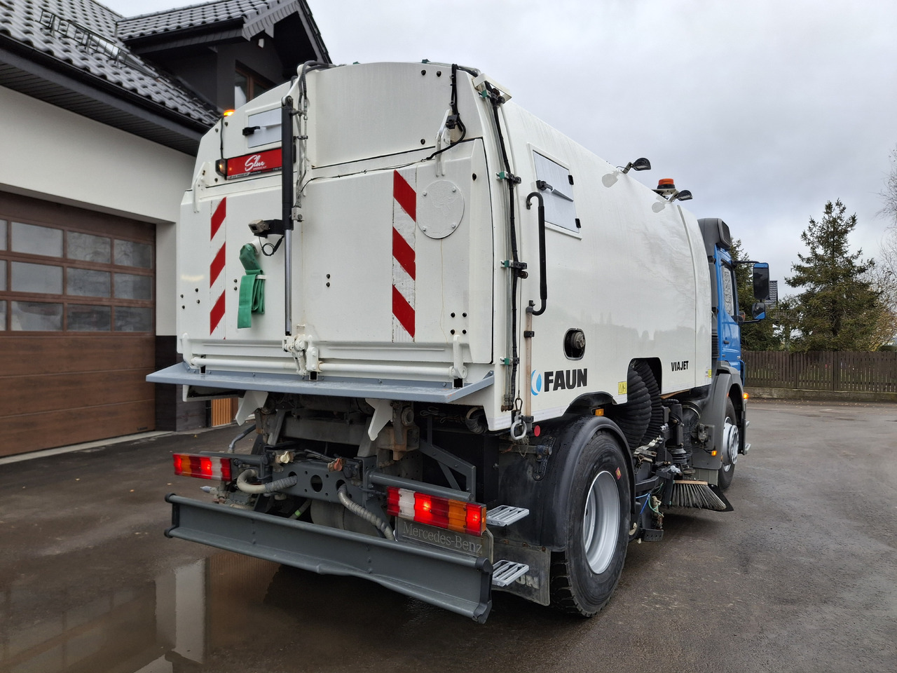 Mercedes-Benz Axor 1829 Zamiatarka Kehrmaschine FAUN Euro5 PM10 76 Tyś KM 2010 - Xe quét đường: hình 4 Mercedes-Benz Axor 1829 Zamiatarka Kehrmaschine FAUN Euro5 PM10 76 Tyś KM 2010 - Xe quét đường: hình 4