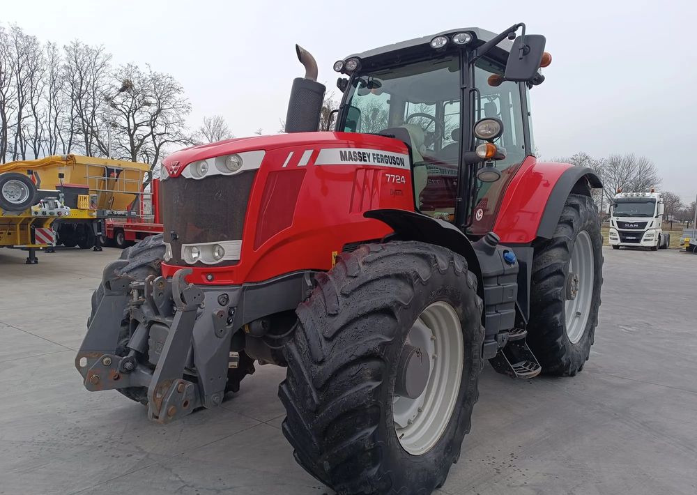 Massey Ferguson 7724 Dyna 6 - Máy cày: hình 1 Massey Ferguson 7724 Dyna 6 - Máy cày: hình 1