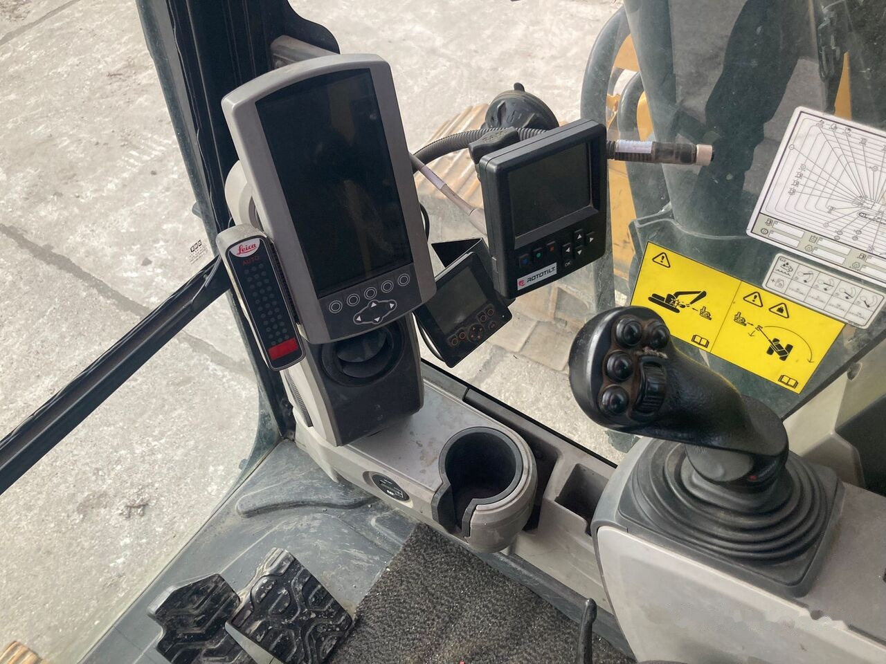 Máy xúc bánh xích Caterpillar 325 F LCR Rototylt: hình 14 Máy xúc bánh xích Caterpillar 325 F LCR Rototylt: hình 14