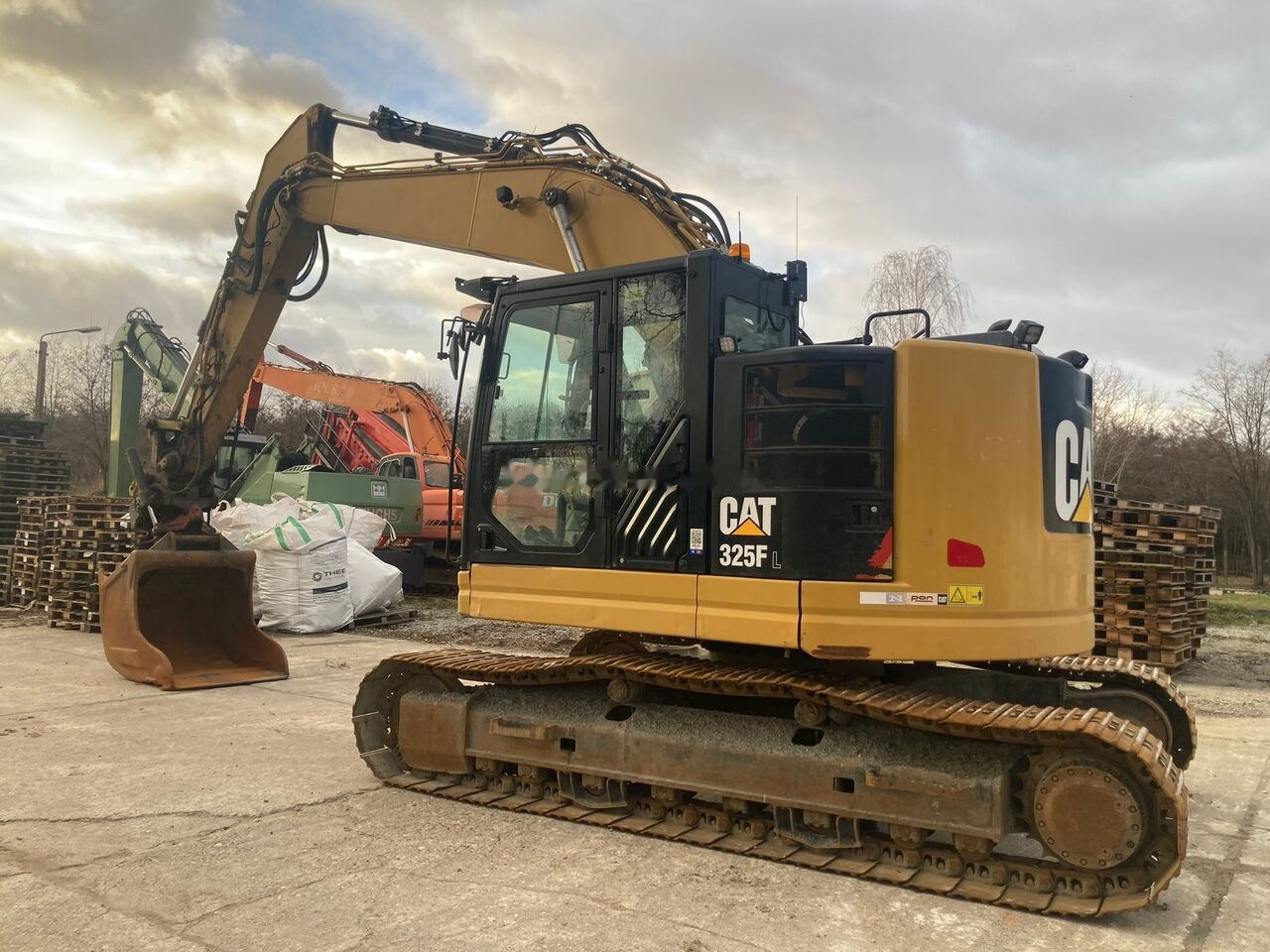 Máy xúc bánh xích Caterpillar 325 F LCR Rototylt: hình 10 Máy xúc bánh xích Caterpillar 325 F LCR Rototylt: hình 10