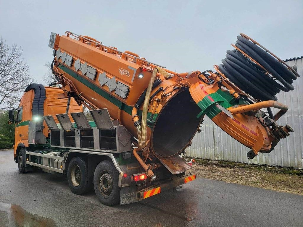 Volvo FH500 6X2 ADR KORP&SON - Xe tải chân không: hình 2 Volvo FH500 6X2 ADR KORP&SON - Xe tải chân không: hình 2