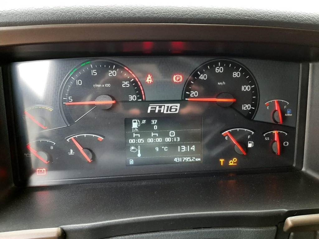 Xe đầu kéo Volvo F16 600 6X4 450kW: hình 7