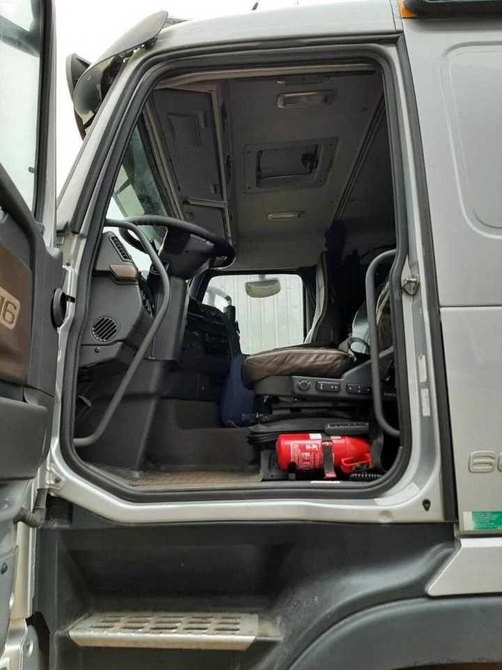 Xe đầu kéo Volvo F16 600 6X4 450kW: hình 6
