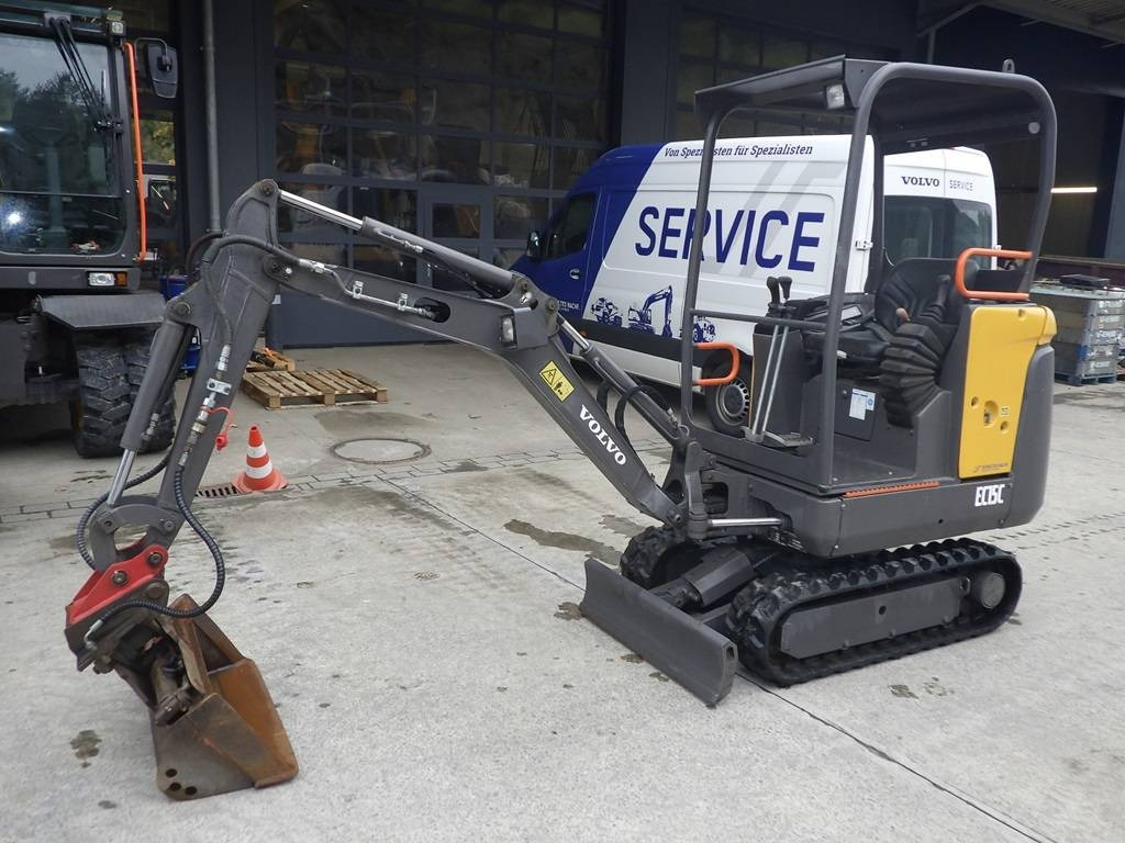 Volvo EC 15 C - Máy xúc mini: hình 1 Volvo EC 15 C - Máy xúc mini: hình 1