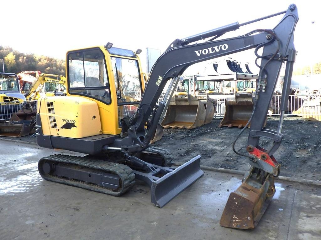 Volvo EC 35 - Máy xúc mini: hình 3 Volvo EC 35 - Máy xúc mini: hình 3
