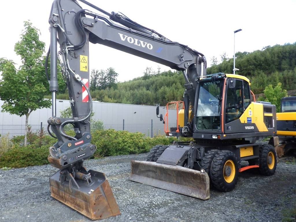 Volvo EW 220 E - Máy xúc bánh lốp: hình 1 Volvo EW 220 E - Máy xúc bánh lốp: hình 1