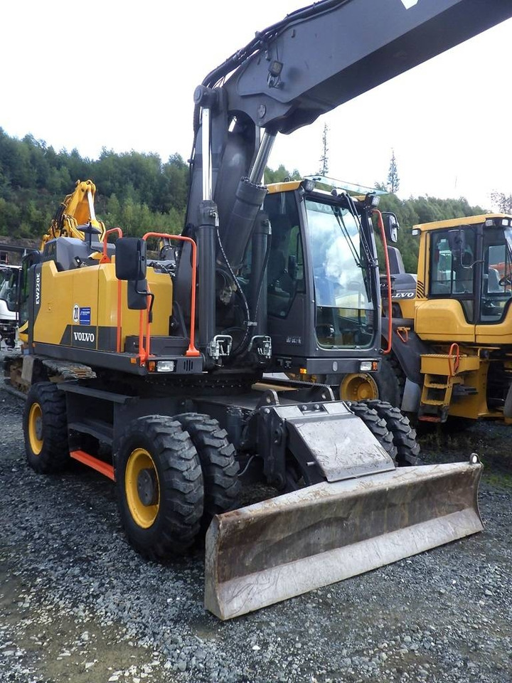 Volvo EW 220 E - Máy xúc bánh lốp: hình 4 Volvo EW 220 E - Máy xúc bánh lốp: hình 4