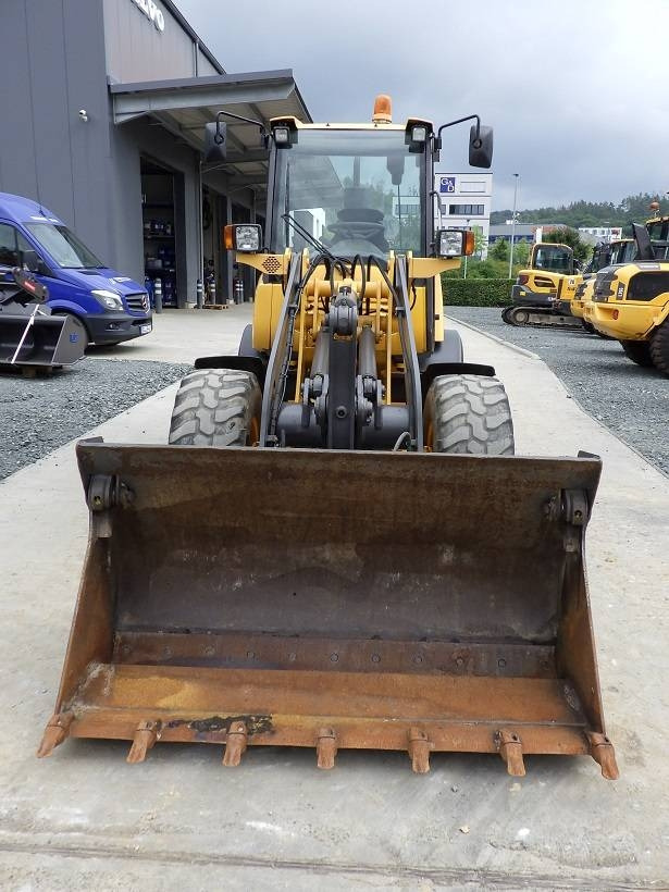 Volvo L 25 F - Máy xúc lật bánh lốp: hình 2 Volvo L 25 F - Máy xúc lật bánh lốp: hình 2