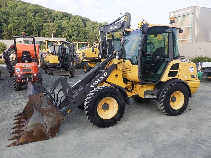 Volvo L 25 F - Máy xúc lật bánh lốp: hình 1 Volvo L 25 F - Máy xúc lật bánh lốp: hình 1