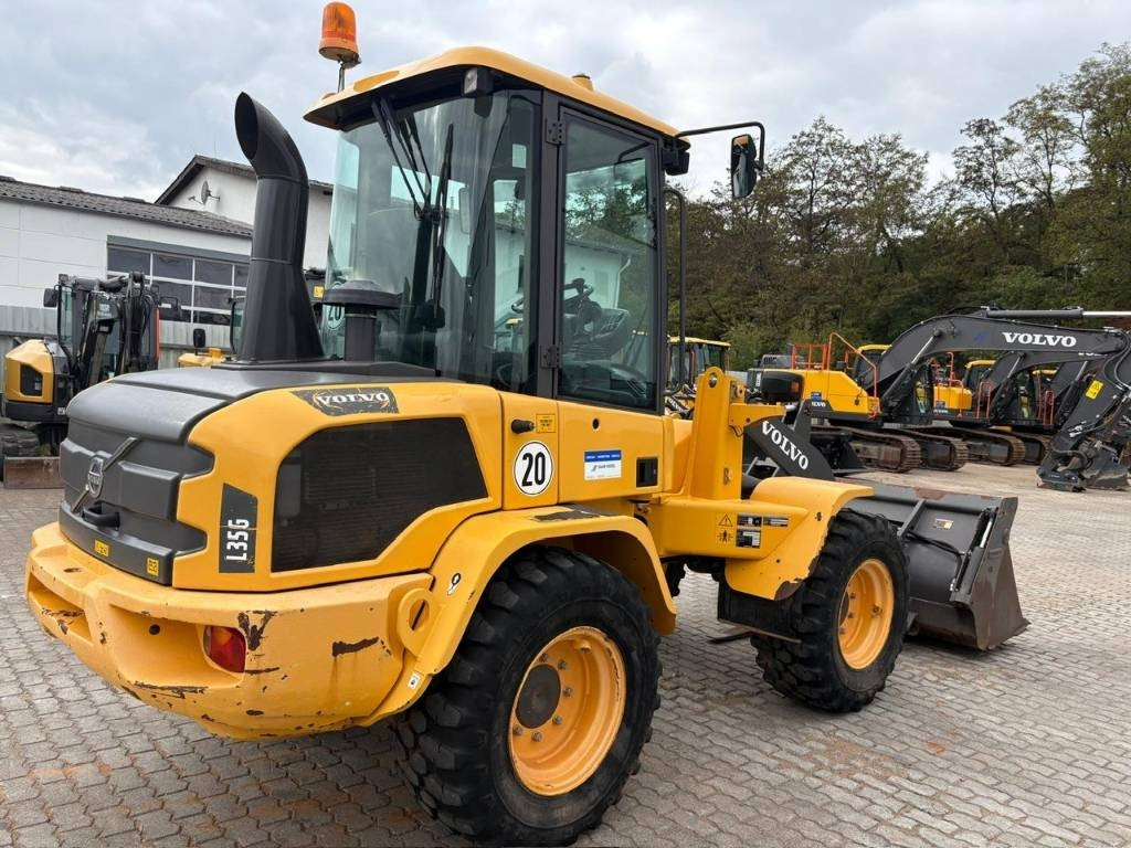 Volvo L 35 G - Máy xúc lật bánh lốp: hình 3 Volvo L 35 G - Máy xúc lật bánh lốp: hình 3