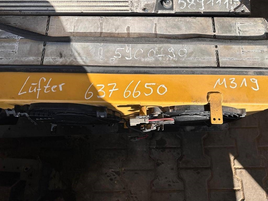 CAT 637-6650 - Sauglüfter ( 2x ) - Bộ tản nhiệt cho Máy móc xây dựng: hình 1 CAT 637-6650 - Sauglüfter ( 2x ) - Bộ tản nhiệt cho Máy móc xây dựng: hình 1