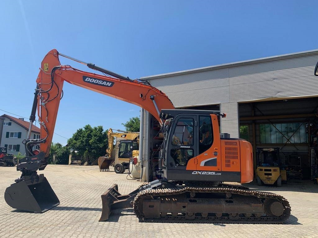 Doosan DX 235 LCR-5 - Máy xúc bánh xích: hình 2 Doosan DX 235 LCR-5 - Máy xúc bánh xích: hình 2