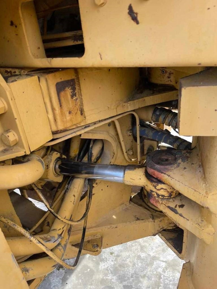 Máy xúc lật bánh lốp CAT 966 C: hình 8
